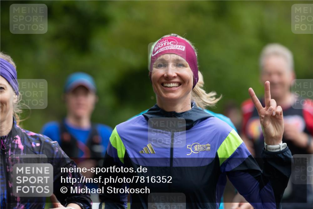 04.05.2025 - 8. Wedeler Halbmarathon Michael Strokosch http://msf.ph/oto/7816352 04.05.2025 10:49:38 Laufen 5 meine-sportfotos.de
