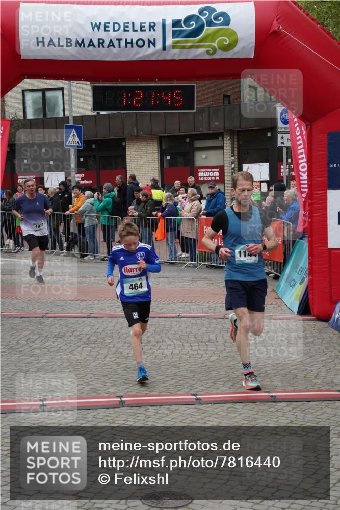 04.05.2025 - 8. Wedeler Halbmarathon Felixshl http://msf.ph/oto/7816440 04.05.2025 11:21:43 Ziel 332, 464, 1077, 1088, 1144 meine-sportfotos.de