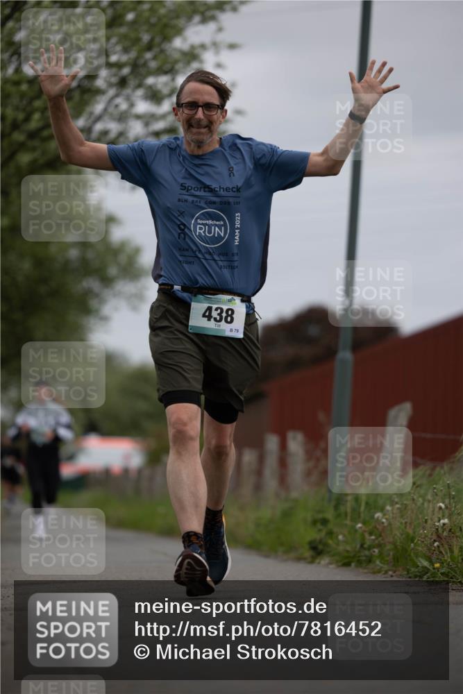 04.05.2025 - 8. Wedeler Halbmarathon Michael Strokosch http://msf.ph/oto/7816452 04.05.2025 11:01:10 Laufen 2023, 438, 79 meine-sportfotos.de