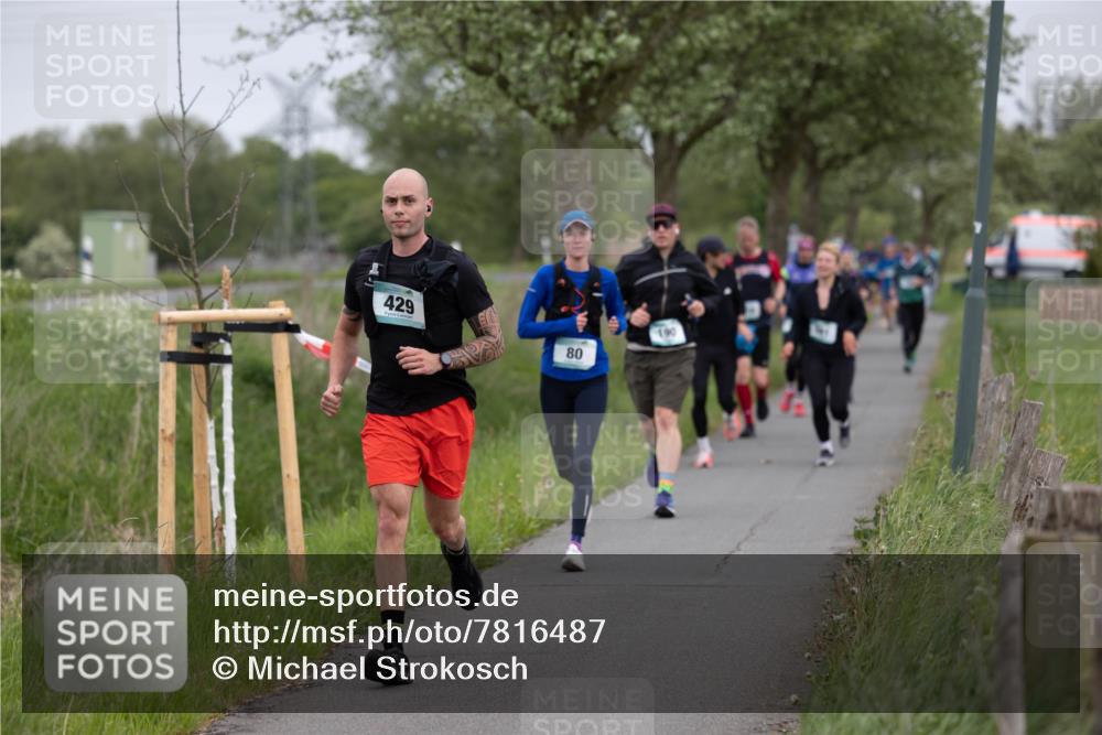 04.05.2025 - 8. Wedeler Halbmarathon Michael Strokosch http://msf.ph/oto/7816487 04.05.2025 11:01:41 Laufen 429, 80, 190 meine-sportfotos.de