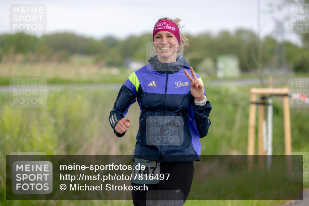 04.05.2025 - 8. Wedeler Halbmarathon Michael Strokosch http://msf.ph/oto/7816497 04.05.2025 11:01:51 Laufen 1147 meine-sportfotos.de