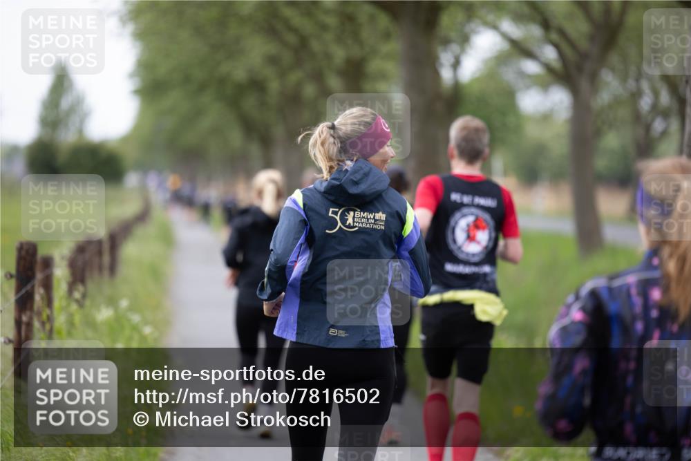 04.05.2025 - 8. Wedeler Halbmarathon Michael Strokosch http://msf.ph/oto/7816502 04.05.2025 11:01:56 Laufen 5 meine-sportfotos.de