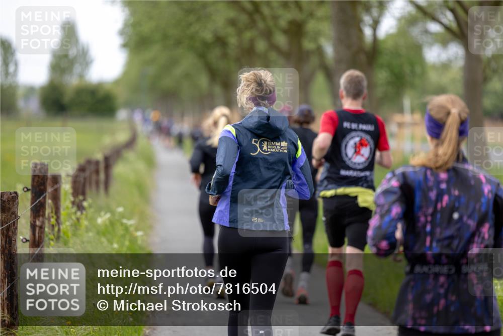 04.05.2025 - 8. Wedeler Halbmarathon Michael Strokosch http://msf.ph/oto/7816504 04.05.2025 11:01:57 Laufen 5 meine-sportfotos.de