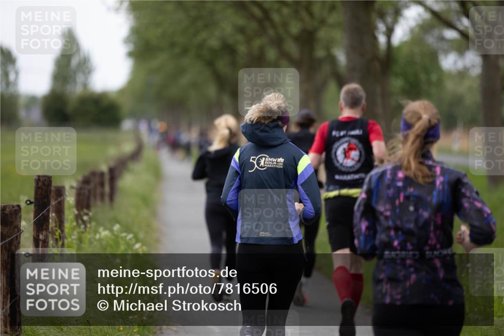 04.05.2025 - 8. Wedeler Halbmarathon Michael Strokosch http://msf.ph/oto/7816506 04.05.2025 11:01:58 Laufen 5 meine-sportfotos.de