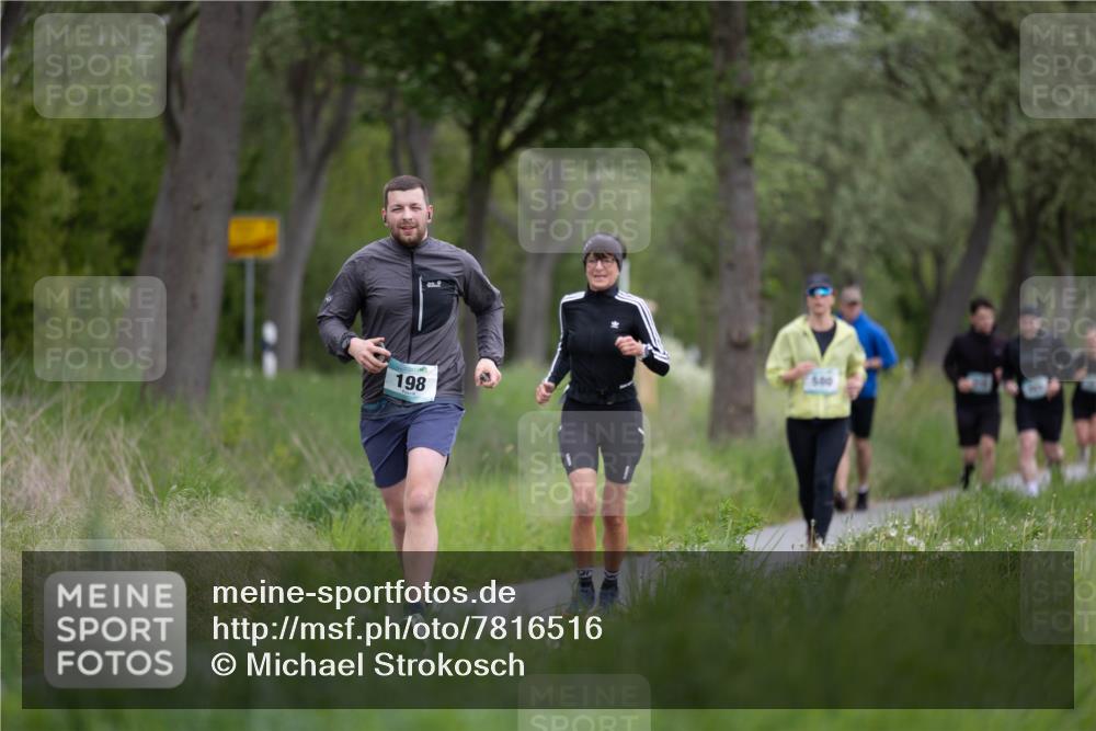 04.05.2025 - 8. Wedeler Halbmarathon Michael Strokosch http://msf.ph/oto/7816516 04.05.2025 11:13:06 Laufen 198, 540 meine-sportfotos.de