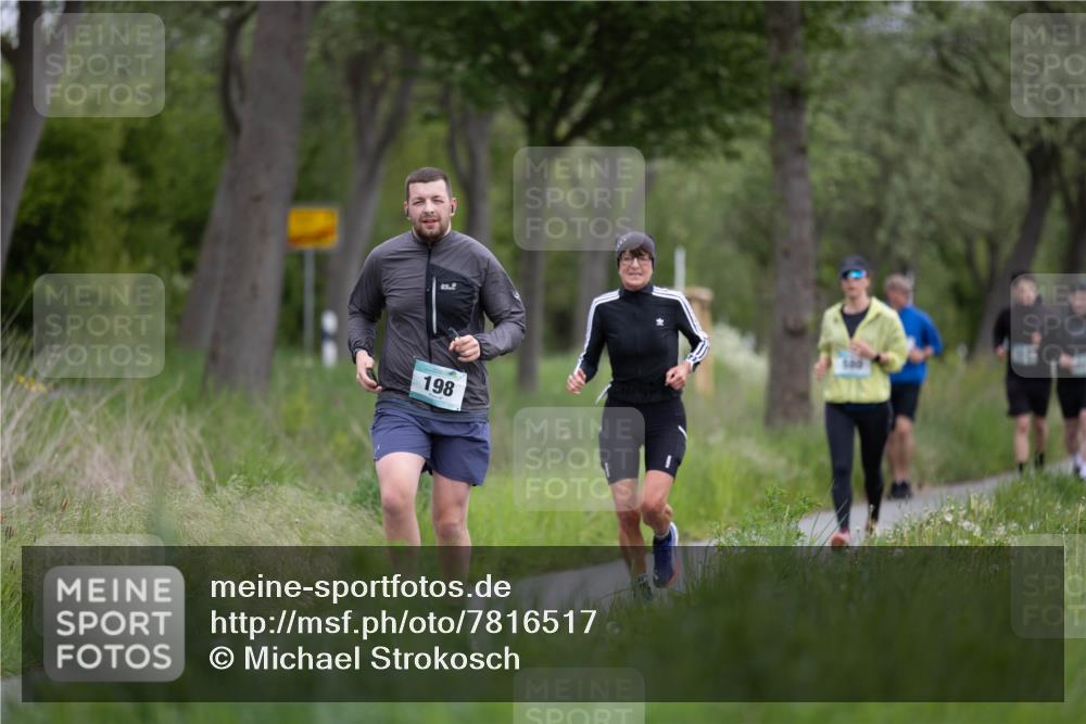 04.05.2025 - 8. Wedeler Halbmarathon Michael Strokosch http://msf.ph/oto/7816517 04.05.2025 11:13:06 Laufen 198, 500 meine-sportfotos.de