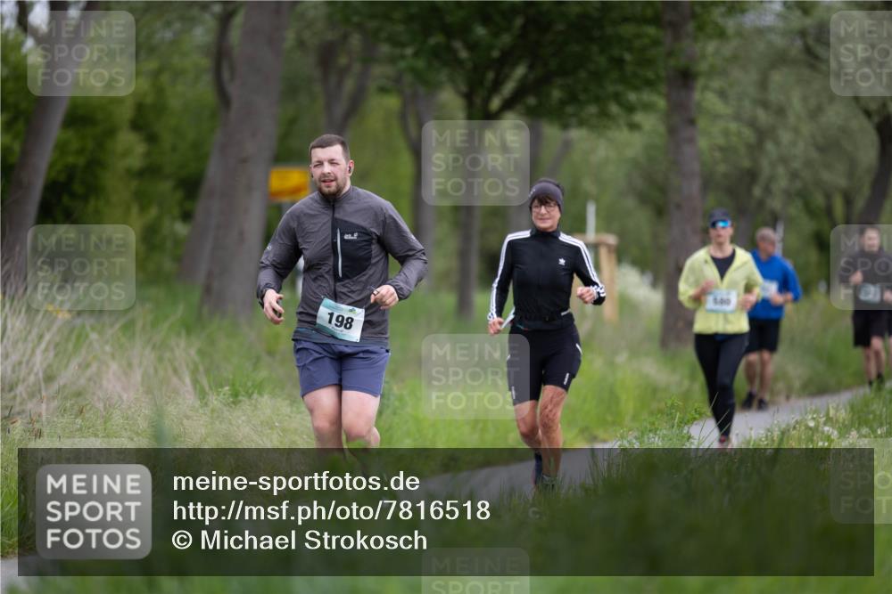 04.05.2025 - 8. Wedeler Halbmarathon Michael Strokosch http://msf.ph/oto/7816518 04.05.2025 11:13:06 Laufen 198, 540 meine-sportfotos.de