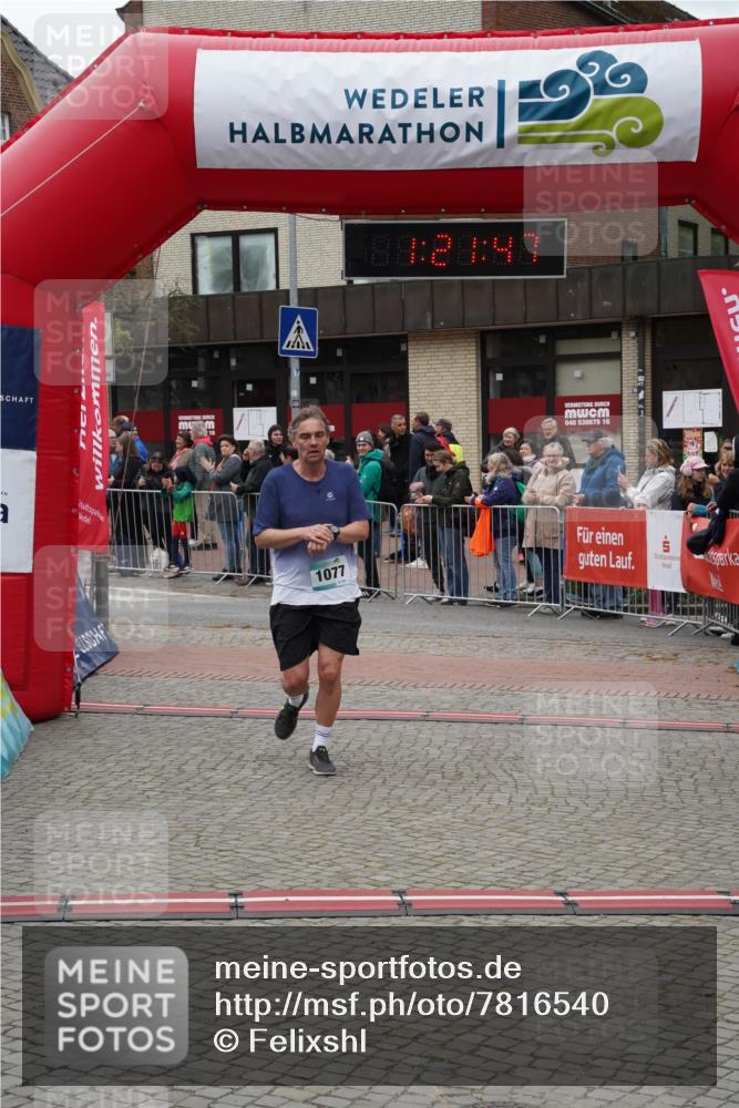 04.05.2025 - 8. Wedeler Halbmarathon Felixshl http://msf.ph/oto/7816540 04.05.2025 11:21:45 Ziel 464, 1077, 1144 meine-sportfotos.de