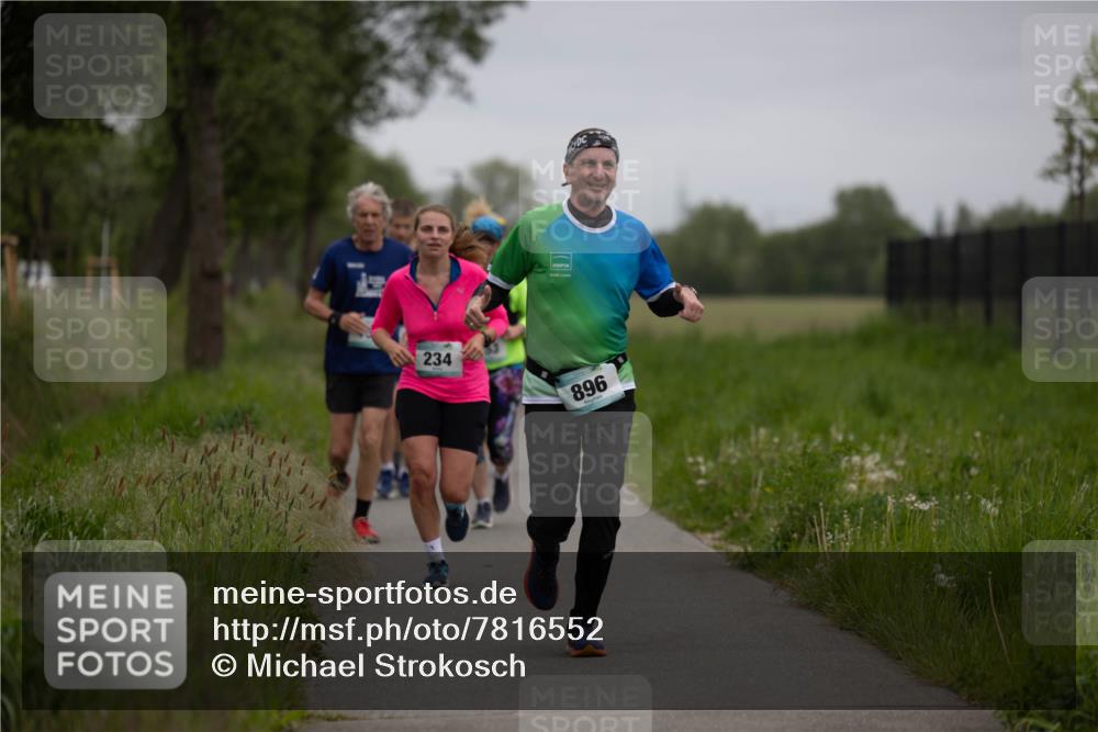 04.05.2025 - 8. Wedeler Halbmarathon Michael Strokosch http://msf.ph/oto/7816552 04.05.2025 11:13:54 Laufen 234, 896 meine-sportfotos.de