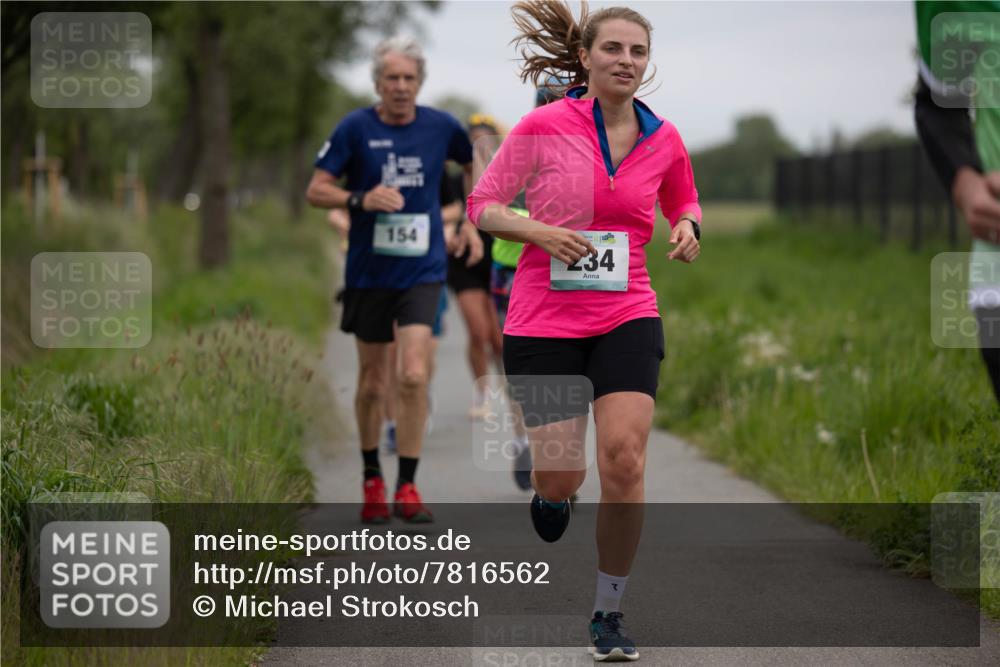 04.05.2025 - 8. Wedeler Halbmarathon Michael Strokosch http://msf.ph/oto/7816562 04.05.2025 11:13:58 Laufen 154, 234 meine-sportfotos.de