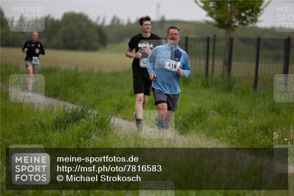 04.05.2025 - 8. Wedeler Halbmarathon Michael Strokosch http://msf.ph/oto/7816583 04.05.2025 11:14:22 Laufen 68, 415 meine-sportfotos.de