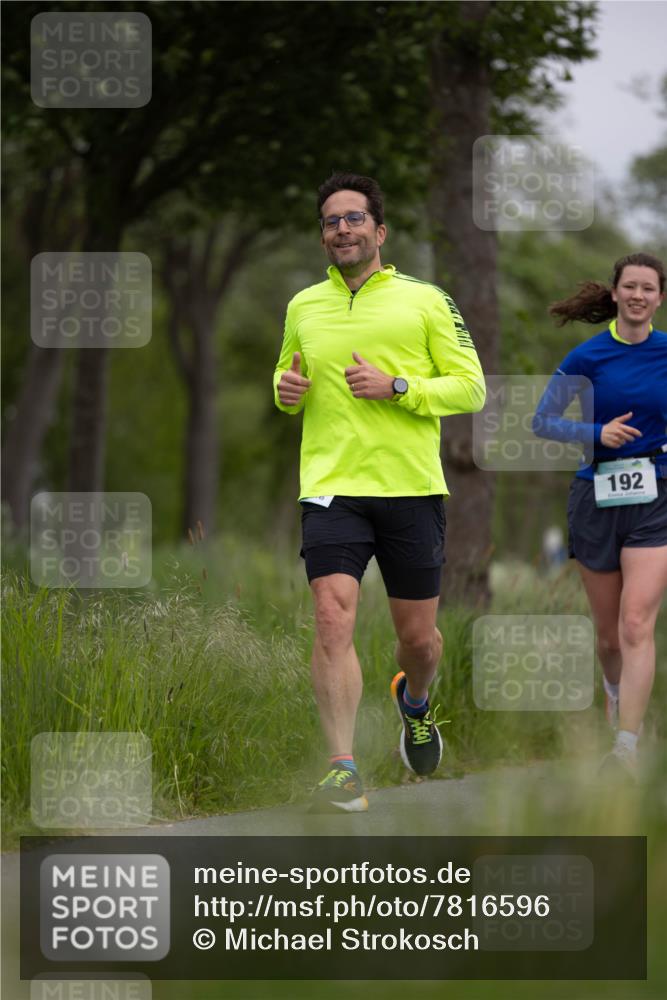 04.05.2025 - 8. Wedeler Halbmarathon Michael Strokosch http://msf.ph/oto/7816596 04.05.2025 11:15:02 Laufen 192 meine-sportfotos.de