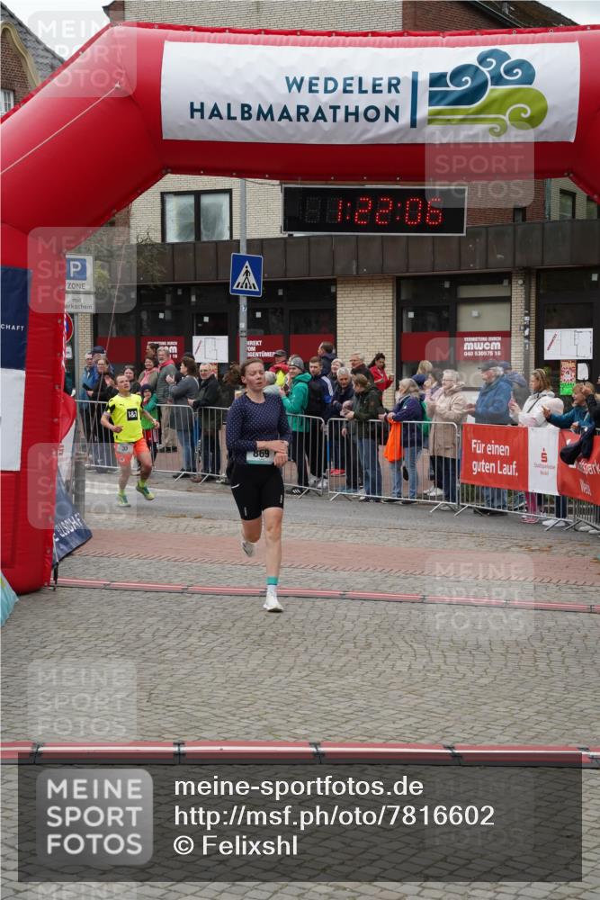 04.05.2025 - 8. Wedeler Halbmarathon Felixshl http://msf.ph/oto/7816602 04.05.2025 11:22:04 Ziel 35, 869, 977 meine-sportfotos.de