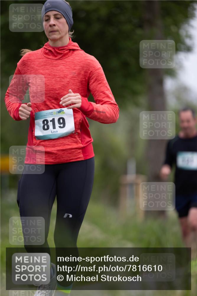 04.05.2025 - 8. Wedeler Halbmarathon Michael Strokosch http://msf.ph/oto/7816610 04.05.2025 11:15:14 Laufen 56, 819 meine-sportfotos.de