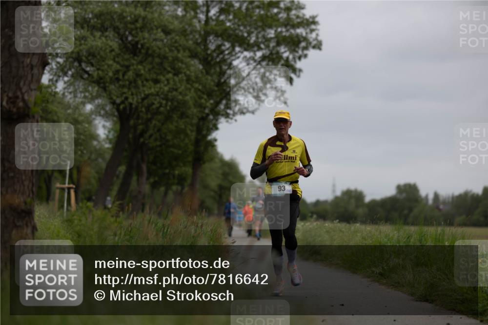 04.05.2025 - 8. Wedeler Halbmarathon Michael Strokosch http://msf.ph/oto/7816642 04.05.2025 11:16:02 Laufen 93 meine-sportfotos.de