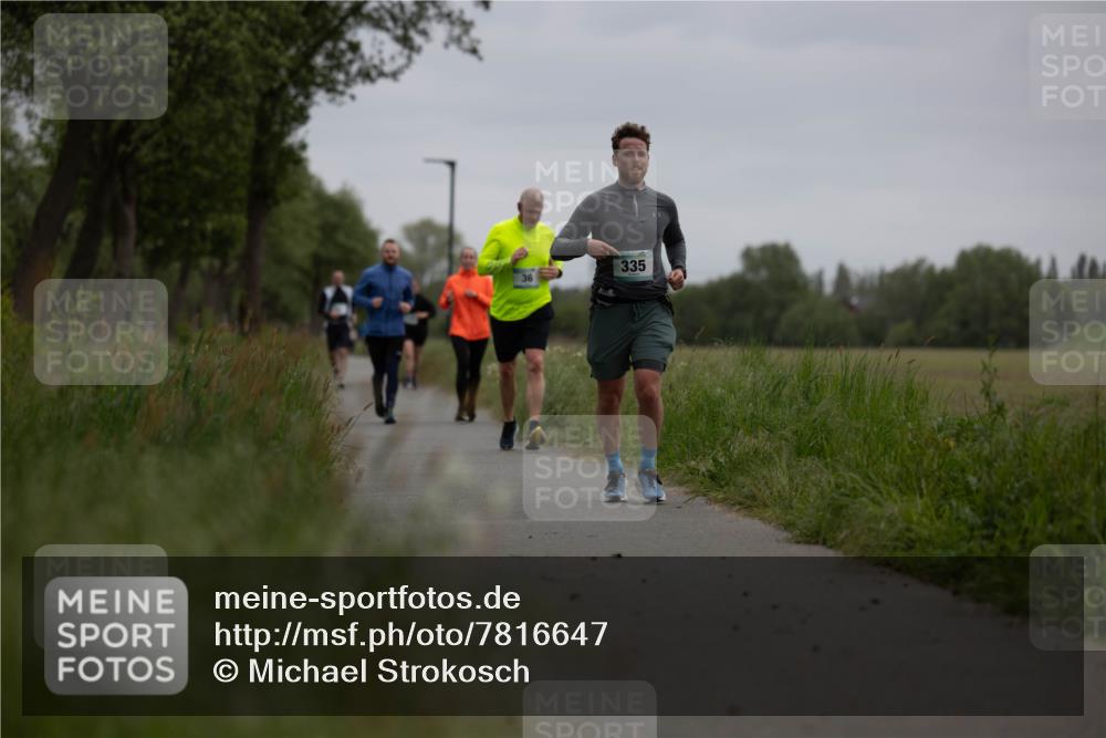 04.05.2025 - 8. Wedeler Halbmarathon Michael Strokosch http://msf.ph/oto/7816647 04.05.2025 11:16:15 Laufen 335, 36 meine-sportfotos.de