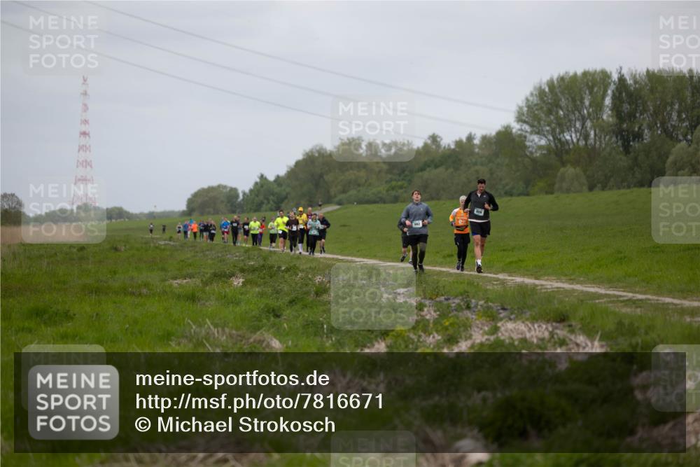 04.05.2025 - 8. Wedeler Halbmarathon Michael Strokosch http://msf.ph/oto/7816671 04.05.2025 11:31:05 Laufen  meine-sportfotos.de