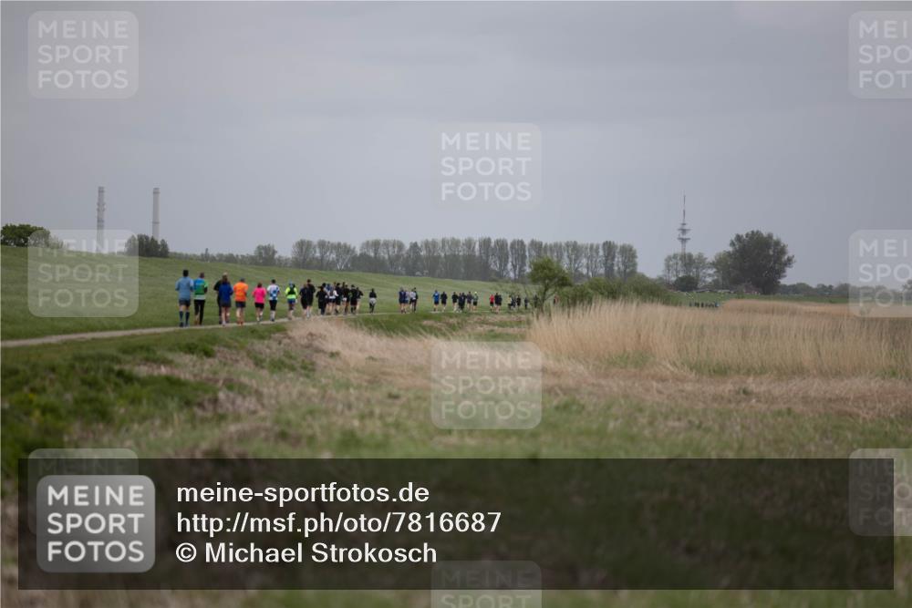 04.05.2025 - 8. Wedeler Halbmarathon Michael Strokosch http://msf.ph/oto/7816687 04.05.2025 11:31:43 Laufen  meine-sportfotos.de