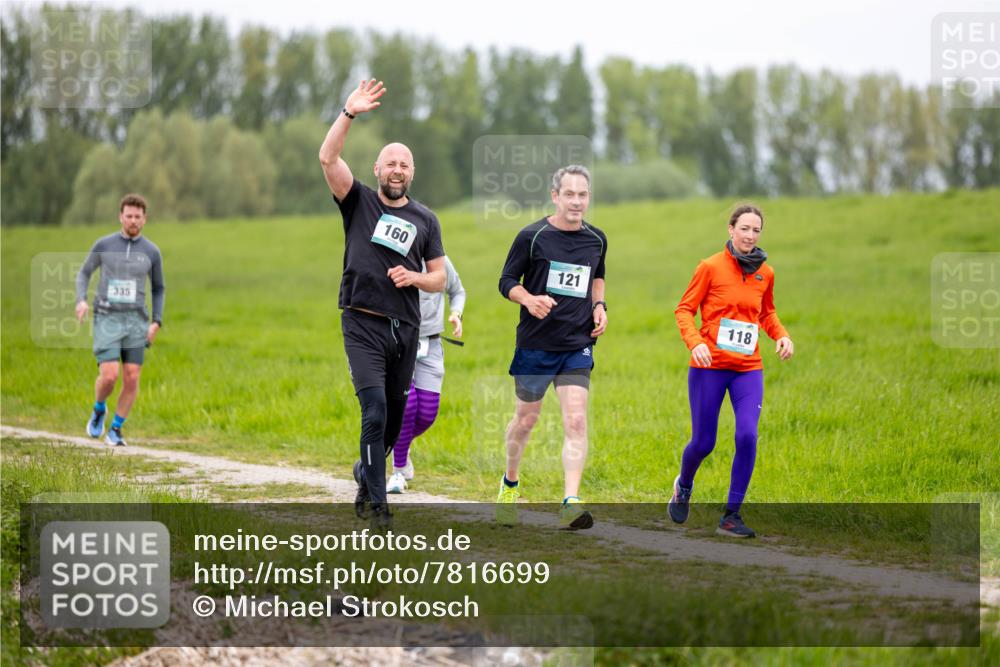 04.05.2025 - 8. Wedeler Halbmarathon Michael Strokosch http://msf.ph/oto/7816699 04.05.2025 11:31:58 Laufen 335, 160, 121, 118 meine-sportfotos.de
