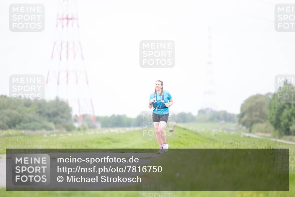 04.05.2025 - 8. Wedeler Halbmarathon Michael Strokosch http://msf.ph/oto/7816750 04.05.2025 11:38:51 Laufen  meine-sportfotos.de
