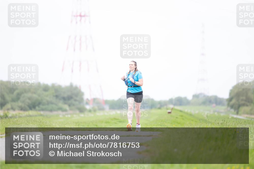04.05.2025 - 8. Wedeler Halbmarathon Michael Strokosch http://msf.ph/oto/7816753 04.05.2025 11:38:52 Laufen  meine-sportfotos.de