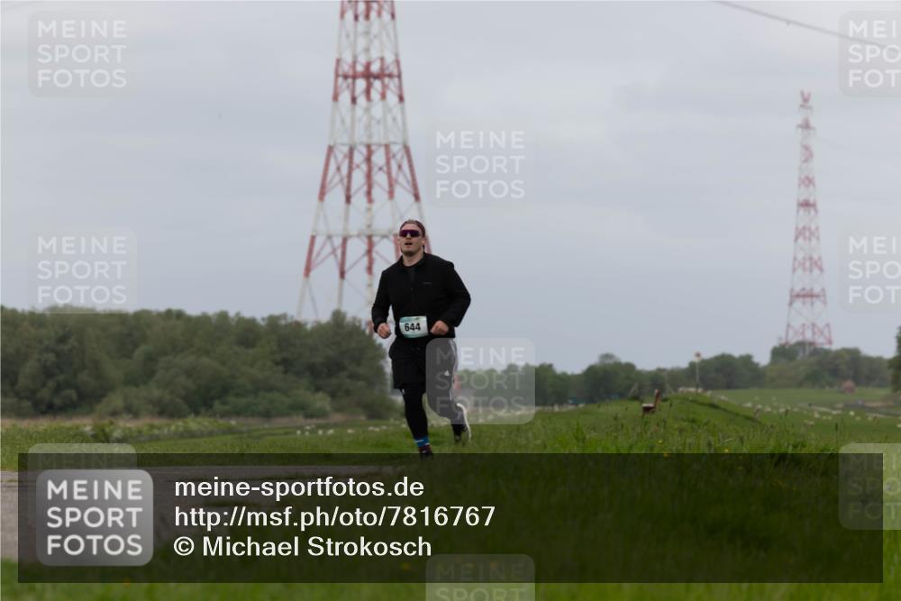 04.05.2025 - 8. Wedeler Halbmarathon Michael Strokosch http://msf.ph/oto/7816767 04.05.2025 11:39:18 Laufen 644, 0 meine-sportfotos.de