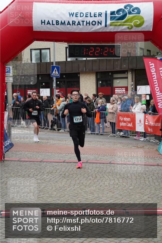04.05.2025 - 8. Wedeler Halbmarathon Felixshl http://msf.ph/oto/7816772 04.05.2025 11:22:22 Ziel 1044, 1212 meine-sportfotos.de