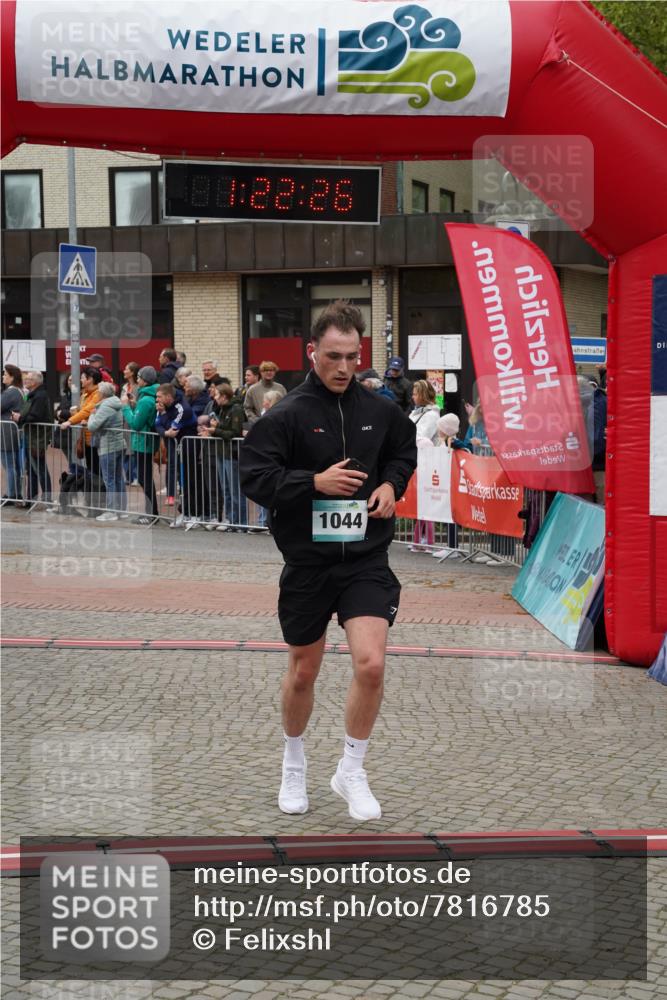 04.05.2025 - 8. Wedeler Halbmarathon Felixshl http://msf.ph/oto/7816785 04.05.2025 11:22:24 Ziel 1044, 1212 meine-sportfotos.de