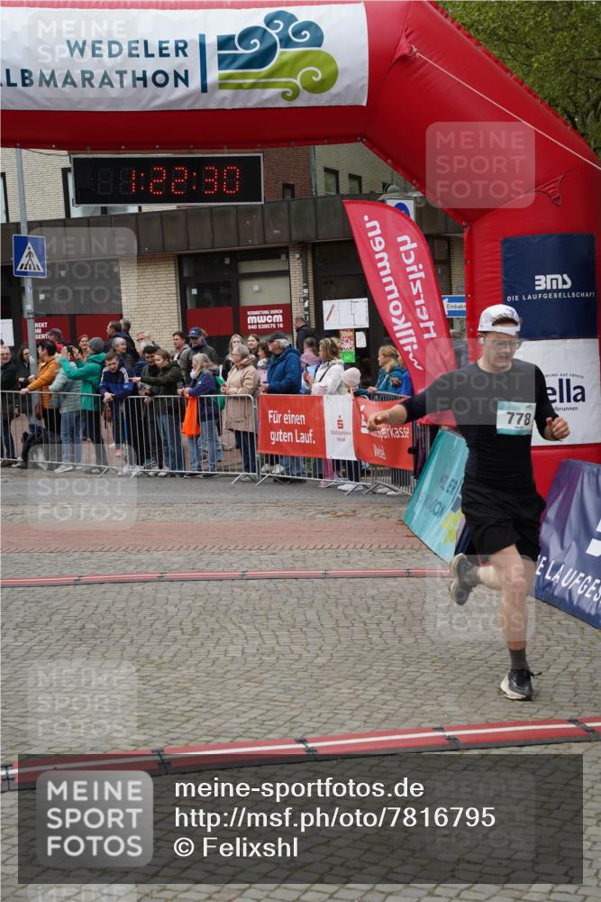 04.05.2025 - 8. Wedeler Halbmarathon Felixshl http://msf.ph/oto/7816795 04.05.2025 11:22:29 Ziel 778, 1044 meine-sportfotos.de