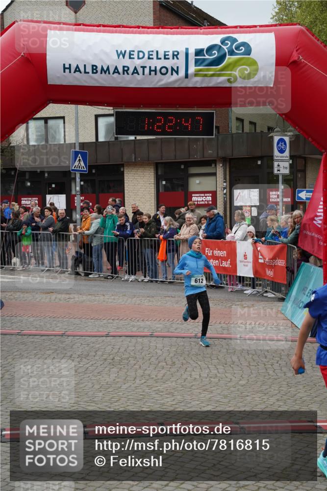 04.05.2025 - 8. Wedeler Halbmarathon Felixshl http://msf.ph/oto/7816815 04.05.2025 11:22:45 Ziel 378, 612, 613 meine-sportfotos.de
