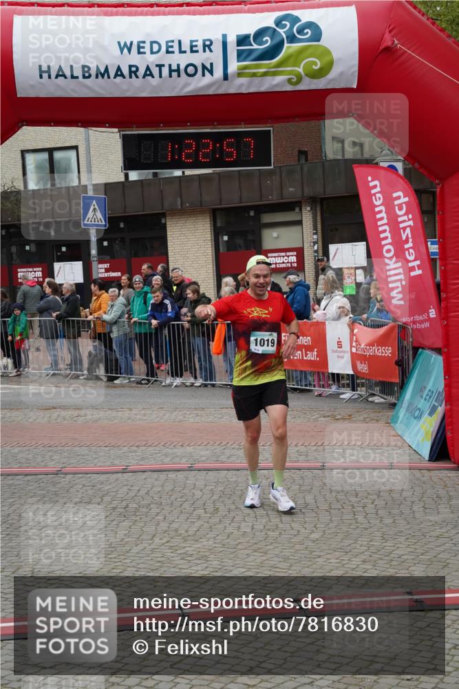 04.05.2025 - 8. Wedeler Halbmarathon Felixshl http://msf.ph/oto/7816830 04.05.2025 11:22:55 Ziel 1019 meine-sportfotos.de