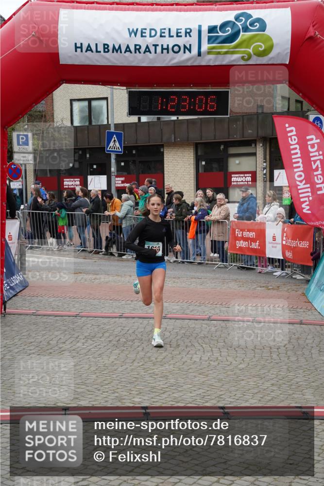 04.05.2025 - 8. Wedeler Halbmarathon Felixshl http://msf.ph/oto/7816837 04.05.2025 11:23:04 Ziel 1016 meine-sportfotos.de