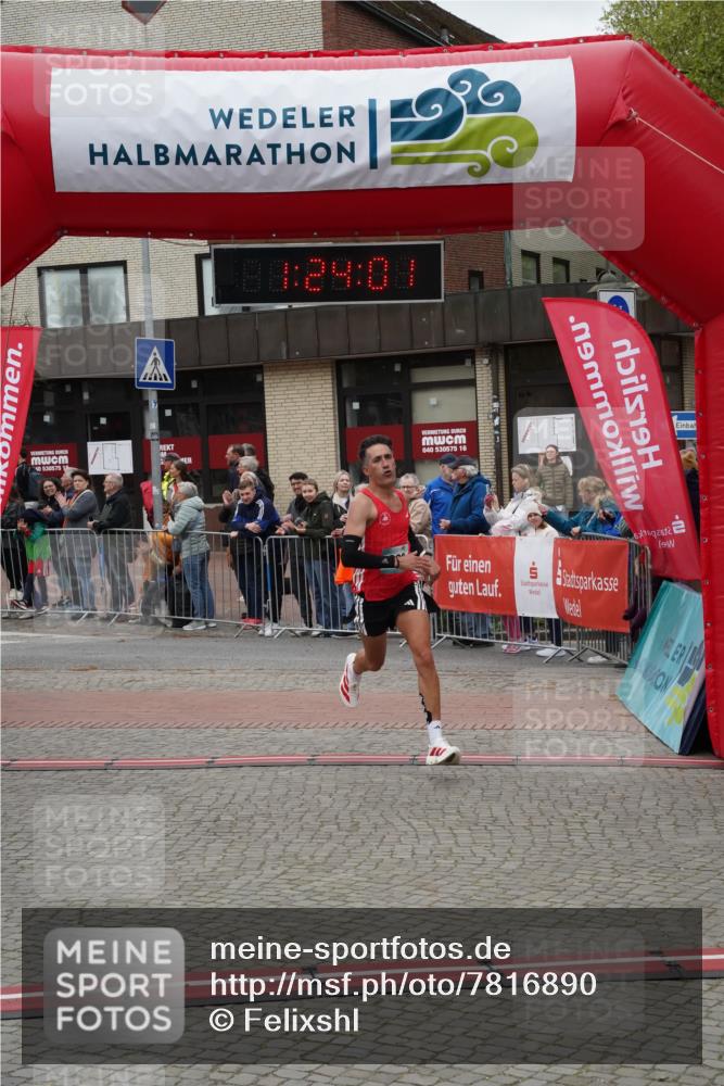 04.05.2025 - 8. Wedeler Halbmarathon Felixshl http://msf.ph/oto/7816890 04.05.2025 11:23:59 Ziel 993 meine-sportfotos.de