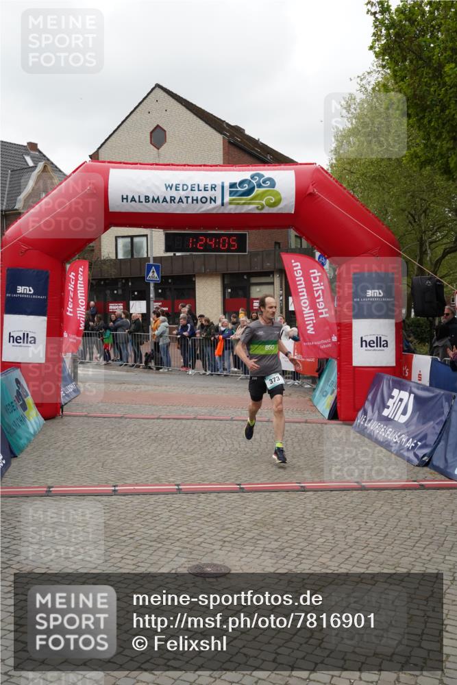 04.05.2025 - 8. Wedeler Halbmarathon Felixshl http://msf.ph/oto/7816901 04.05.2025 11:24:03 Ziel 373, 993 meine-sportfotos.de