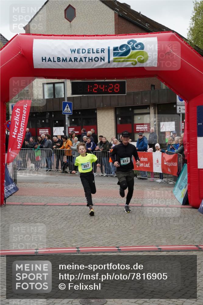 04.05.2025 - 8. Wedeler Halbmarathon Felixshl http://msf.ph/oto/7816905 04.05.2025 11:24:26 Ziel 357, 812 meine-sportfotos.de
