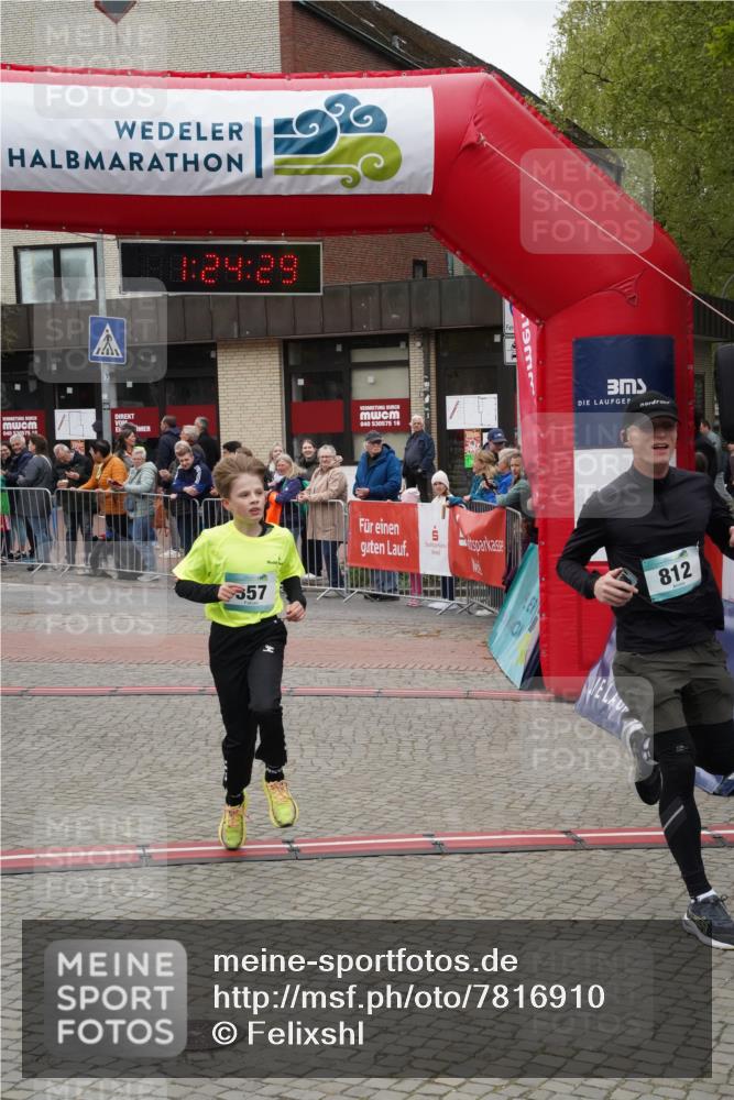 04.05.2025 - 8. Wedeler Halbmarathon Felixshl http://msf.ph/oto/7816910 04.05.2025 11:24:27 Ziel 357, 812 meine-sportfotos.de