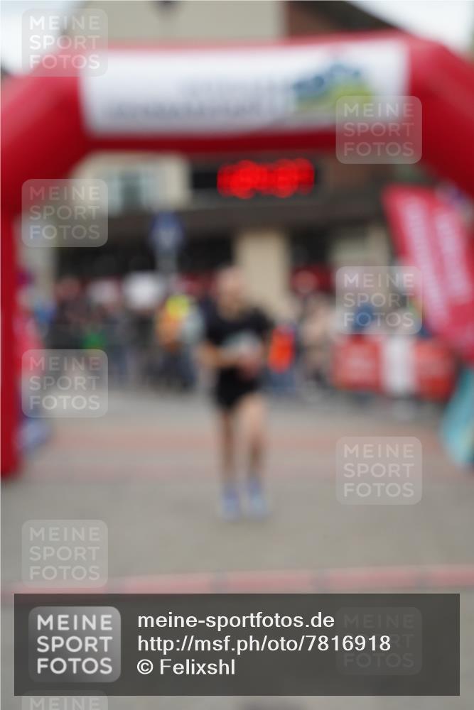 04.05.2025 - 8. Wedeler Halbmarathon Felixshl http://msf.ph/oto/7816918 04.05.2025 11:24:35 Ziel 998, 1199 meine-sportfotos.de