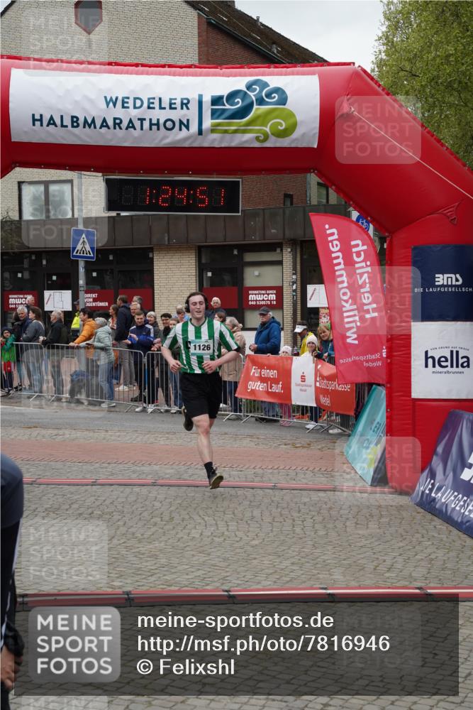 04.05.2025 - 8. Wedeler Halbmarathon Felixshl http://msf.ph/oto/7816946 04.05.2025 11:24:49 Ziel 626, 827, 1126 meine-sportfotos.de