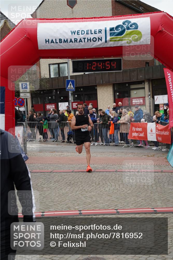 04.05.2025 - 8. Wedeler Halbmarathon Felixshl http://msf.ph/oto/7816952 04.05.2025 11:24:52 Ziel 1050, 1126 meine-sportfotos.de