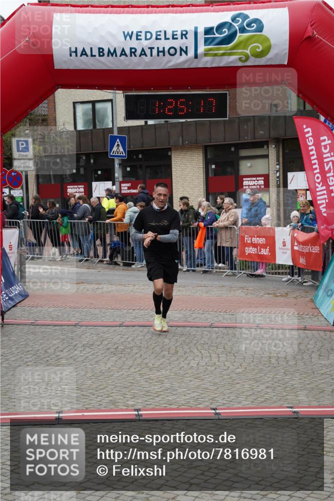 04.05.2025 - 8. Wedeler Halbmarathon Felixshl http://msf.ph/oto/7816981 04.05.2025 11:25:15 Ziel 1074 meine-sportfotos.de
