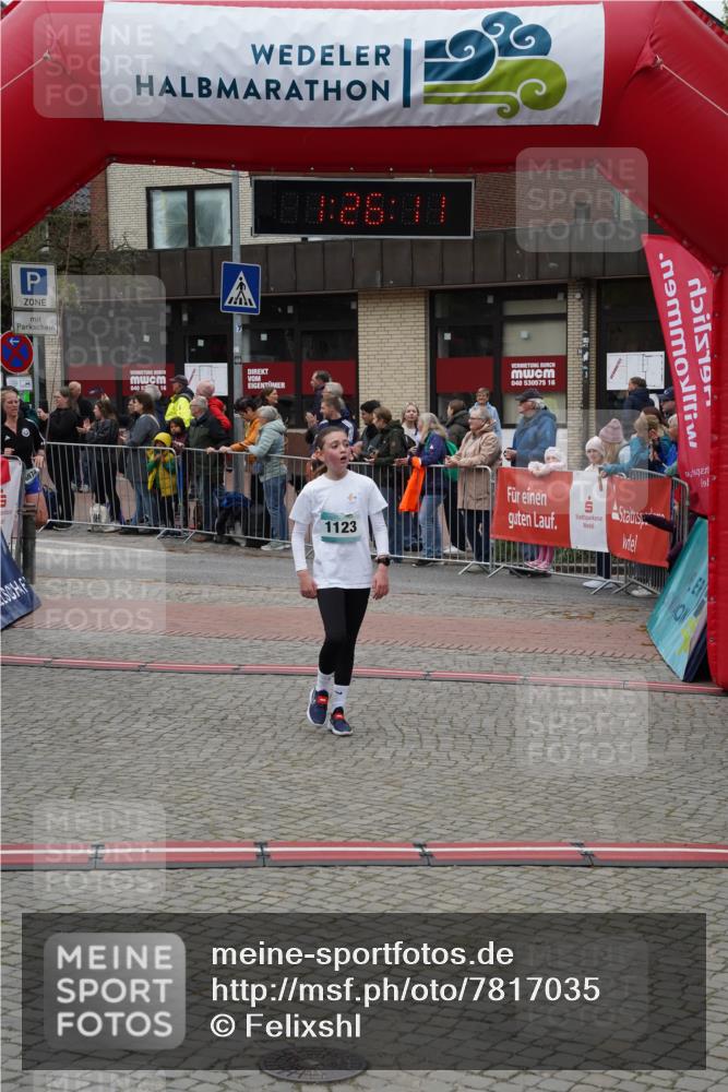 04.05.2025 - 8. Wedeler Halbmarathon Felixshl http://msf.ph/oto/7817035 04.05.2025 11:26:09 Ziel 166, 978, 1123 meine-sportfotos.de