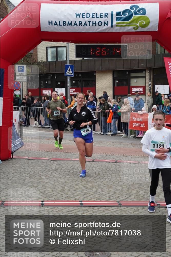 04.05.2025 - 8. Wedeler Halbmarathon Felixshl http://msf.ph/oto/7817038 04.05.2025 11:26:12 Ziel 801, 825, 978, 1123 meine-sportfotos.de