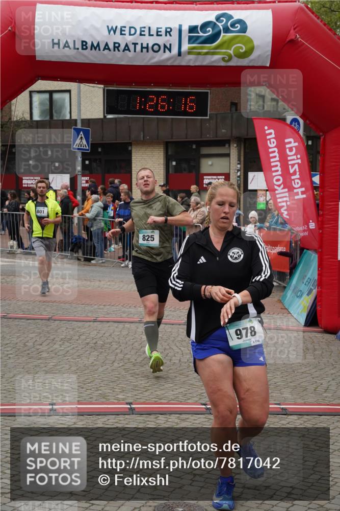 04.05.2025 - 8. Wedeler Halbmarathon Felixshl http://msf.ph/oto/7817042 04.05.2025 11:26:14 Ziel 801, 825, 978, 1123 meine-sportfotos.de