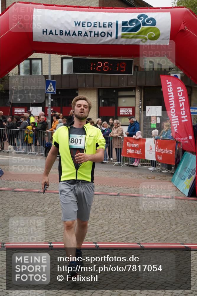 04.05.2025 - 8. Wedeler Halbmarathon Felixshl http://msf.ph/oto/7817054 04.05.2025 11:26:17 Ziel 801, 825, 978 meine-sportfotos.de