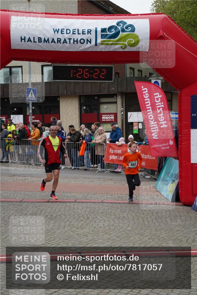 04.05.2025 - 8. Wedeler Halbmarathon Felixshl http://msf.ph/oto/7817057 04.05.2025 11:26:20 Ziel 482, 485, 801, 923 meine-sportfotos.de