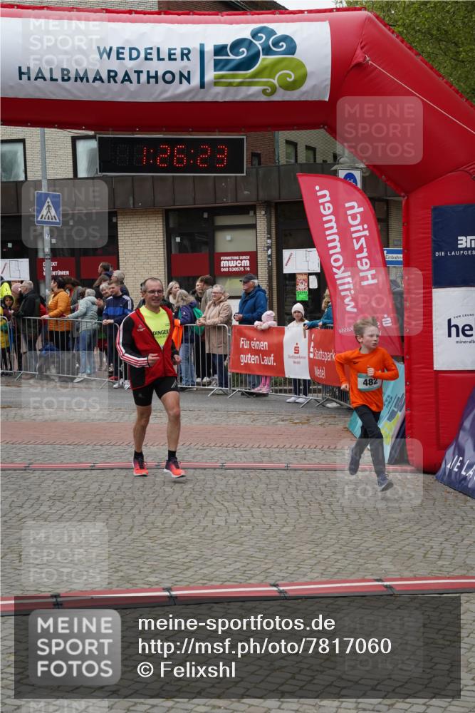 04.05.2025 - 8. Wedeler Halbmarathon Felixshl http://msf.ph/oto/7817060 04.05.2025 11:26:21 Ziel 482, 485, 801, 923 meine-sportfotos.de