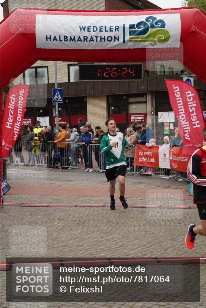 04.05.2025 - 8. Wedeler Halbmarathon Felixshl http://msf.ph/oto/7817064 04.05.2025 11:26:23 Ziel 482, 485, 923 meine-sportfotos.de