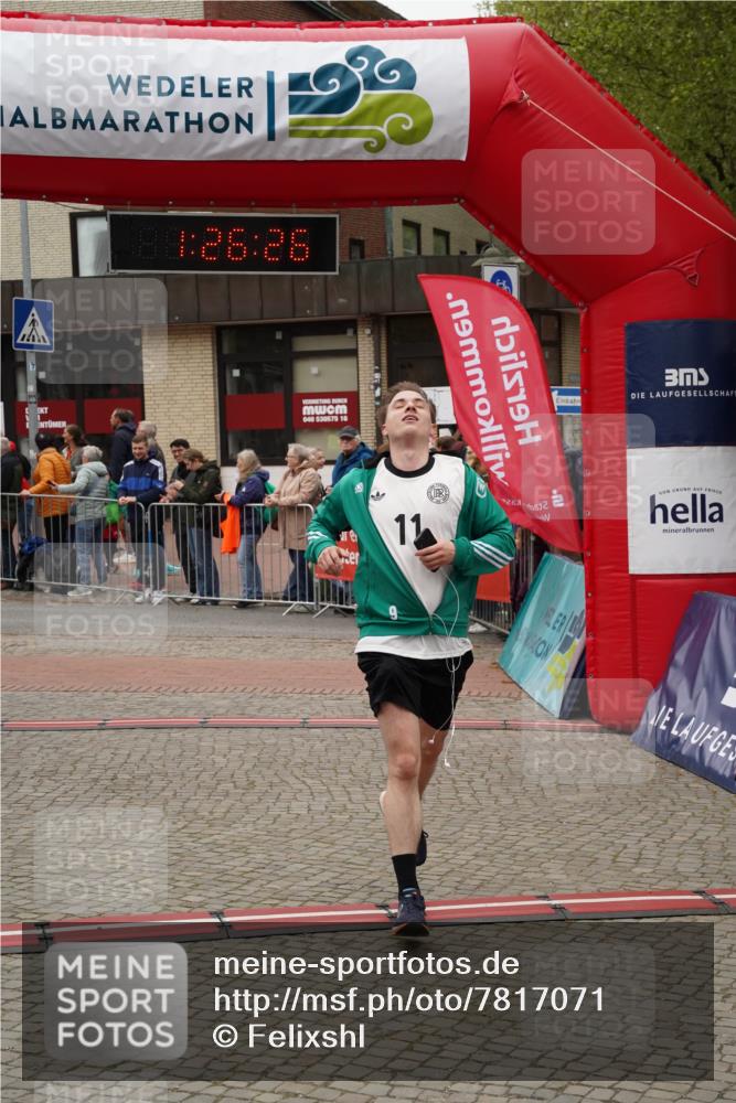 04.05.2025 - 8. Wedeler Halbmarathon Felixshl http://msf.ph/oto/7817071 04.05.2025 11:26:24 Ziel 482, 485, 923 meine-sportfotos.de