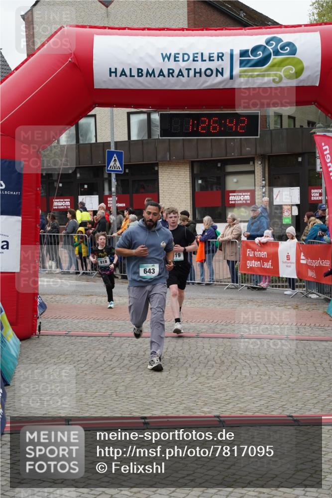 04.05.2025 - 8. Wedeler Halbmarathon Felixshl http://msf.ph/oto/7817095 04.05.2025 11:26:40 Ziel 643, 918, 919, 957, 1188 meine-sportfotos.de