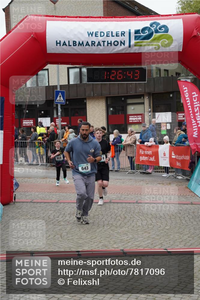 04.05.2025 - 8. Wedeler Halbmarathon Felixshl http://msf.ph/oto/7817096 04.05.2025 11:26:41 Ziel 643, 918, 919, 957 meine-sportfotos.de
